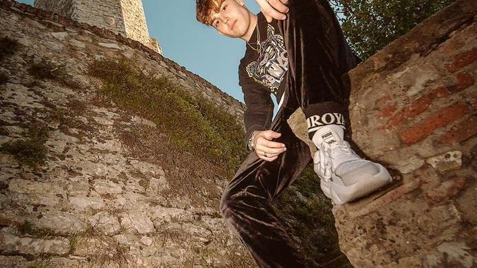 Il rap di Ramadon torna col singolo “Free” «Ho iniziato per gioco, ora canto il coraggio»