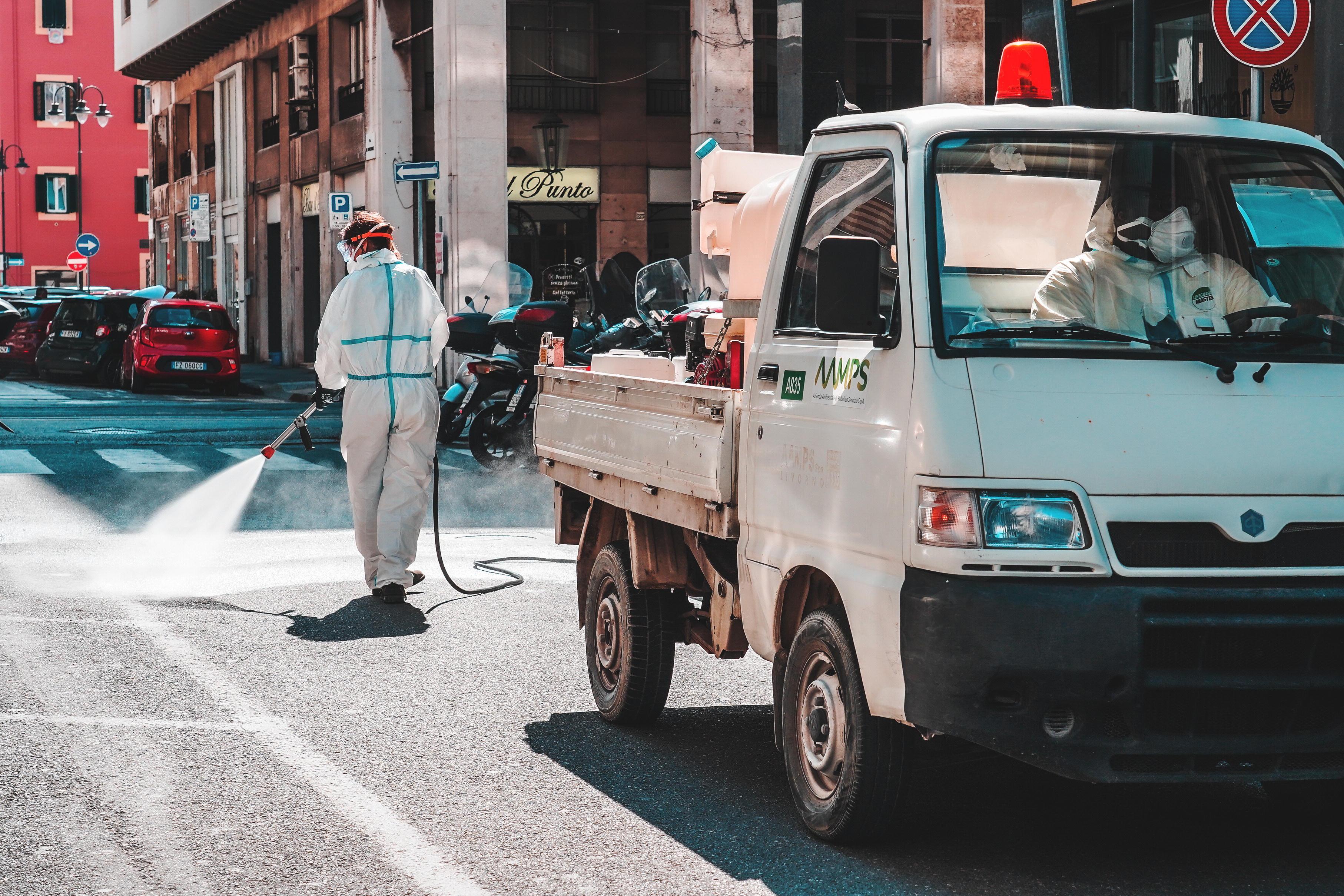 La pulizia delle strade ad opera di Aamps