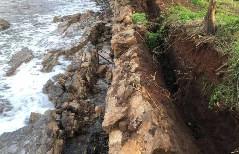 Un dettaglio dell’erosione costiera nella costa orientale di Portoferraio