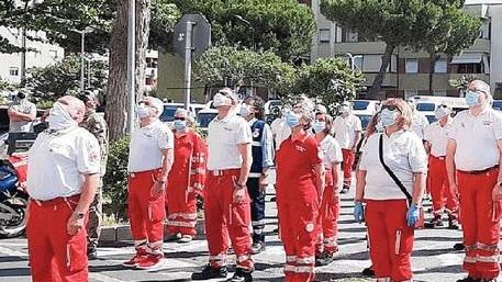 Volontari della Croce Rossa di Rosignano durante una cerimonia