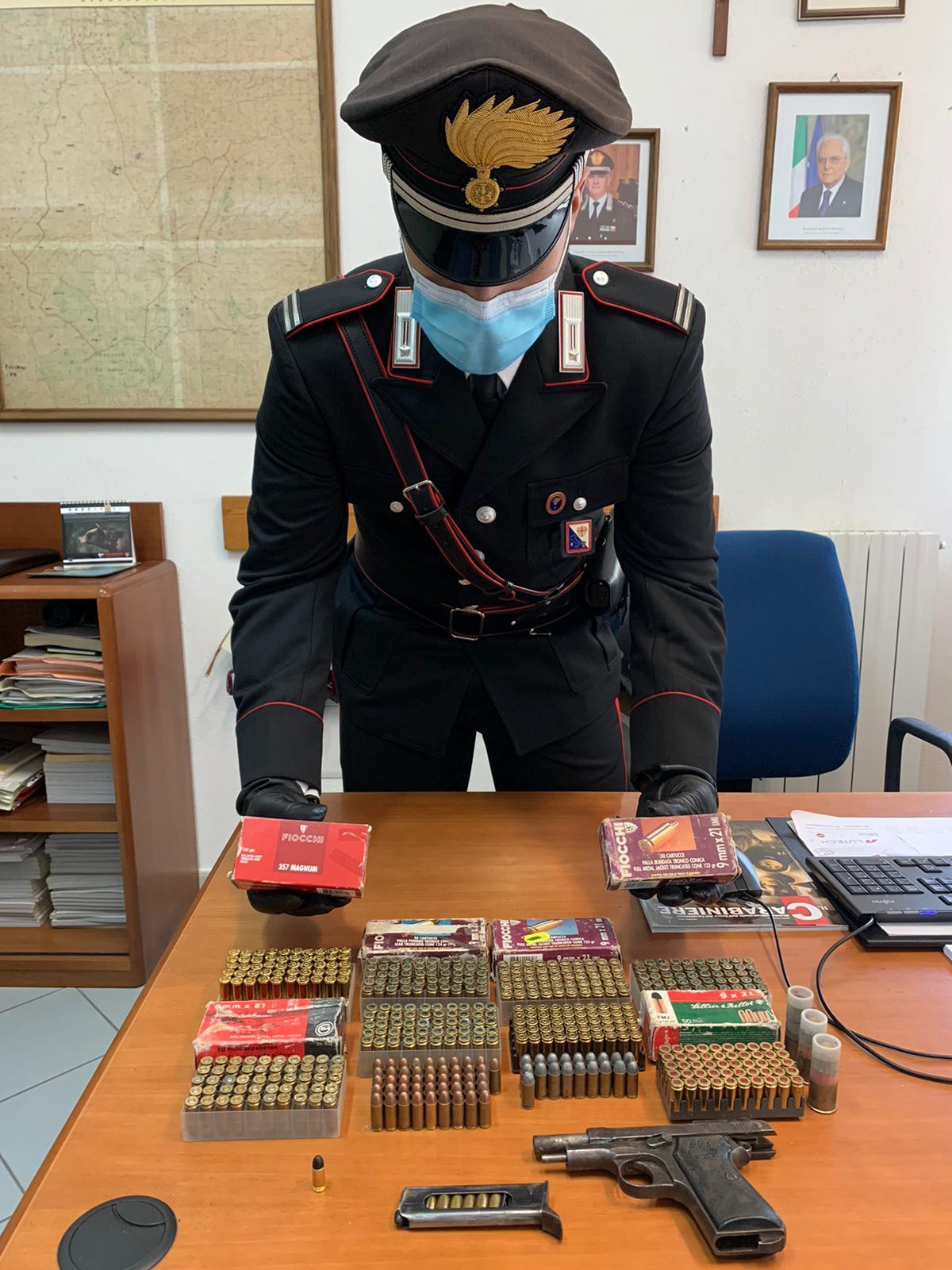 Nule, un arresto e una denuncia dei carabinieri per possesso di armi clandestine