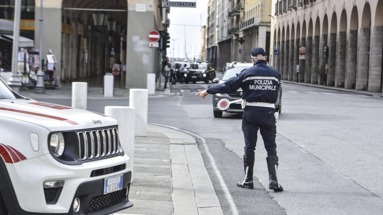 Zone rosse o arancio, la polemica sui dati. Le Regioni al Governo: "Rivedere subito i parametri, ne bastano cinque"