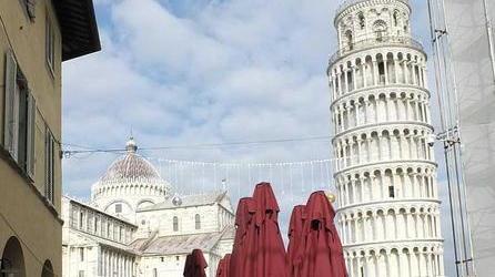 Strade deserte e locali chiusi per effetto della zona rossa