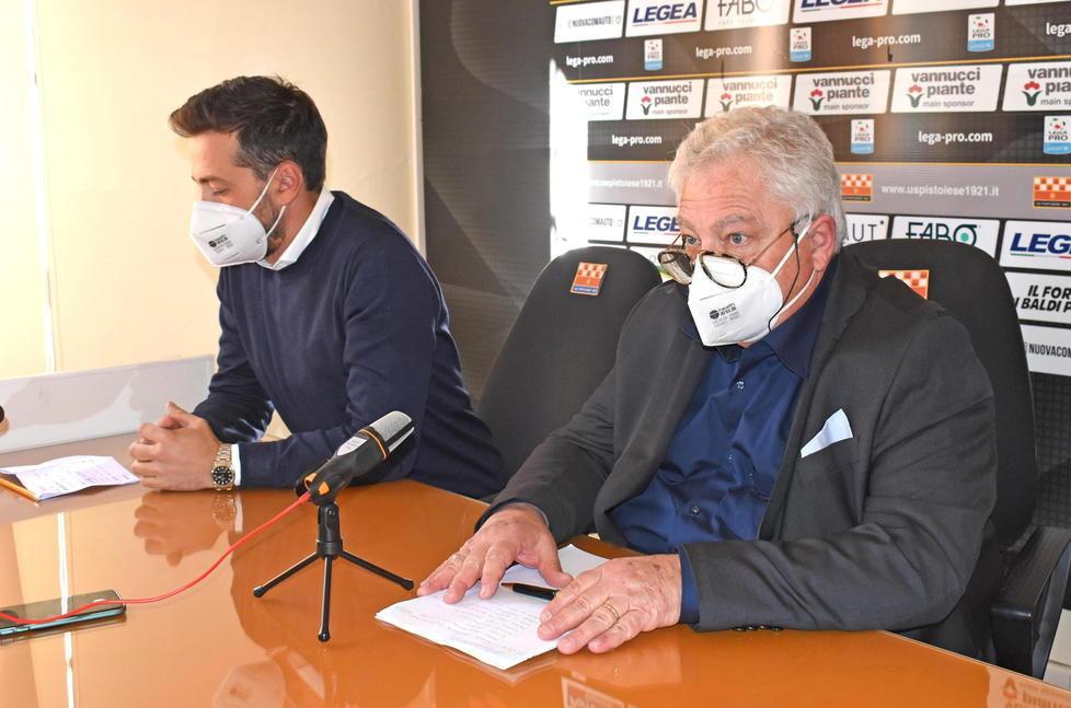 Il presidente Orazio Ferrari con accanto il figlio Marco, direttore generale della Pistoiese (Foto Gori)