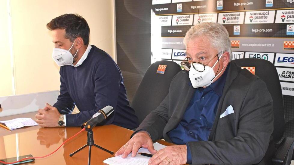 Il presidente Orazio Ferrari con accanto il figlio Marco, direttore generale della Pistoiese (Foto Gori)