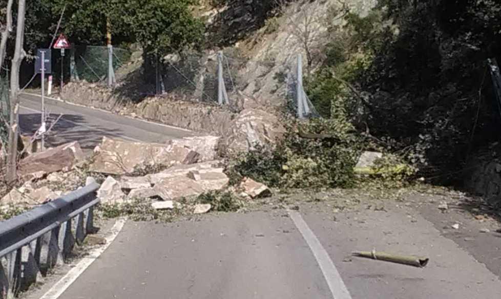 Frana a Campo Lo Feno, oggi il sopralluogo dei tecnici provinciali