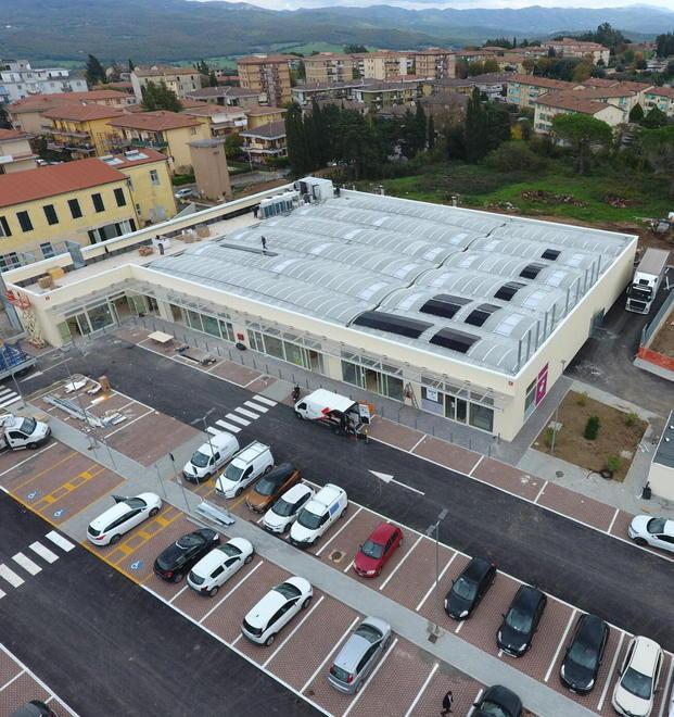 Nuovo Conad, Giuntini ai ferri corti con i Repubblicani 