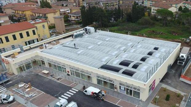 Nuovo Conad, Giuntini ai ferri corti con i Repubblicani