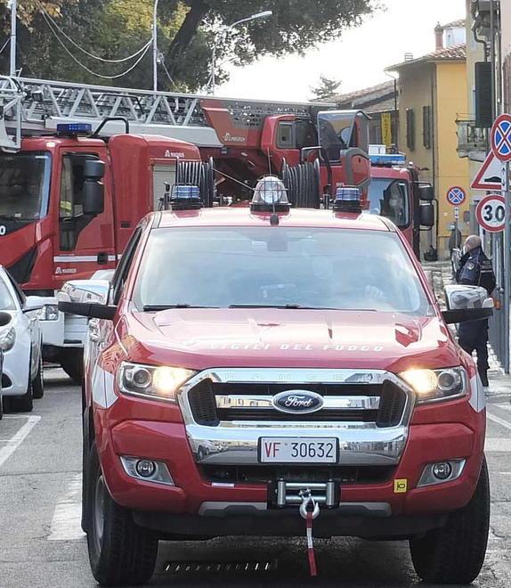Crolla il tetto di una casa per fortuna non occupata