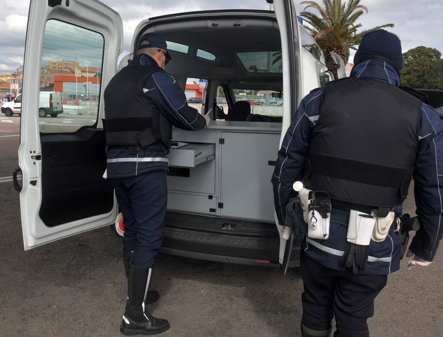 Coronavirus, Comuni sardi in ordine sparso tra divieti e mini lockdown 