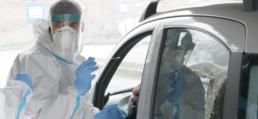 Ferrara, i “tracciatori": «Per noi insulti e super lavoro» 