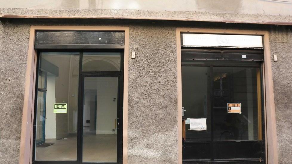 Artisti e artigiani ai proprietari dei negozi: «Mettiamo l’arte nelle vetrine vuote»