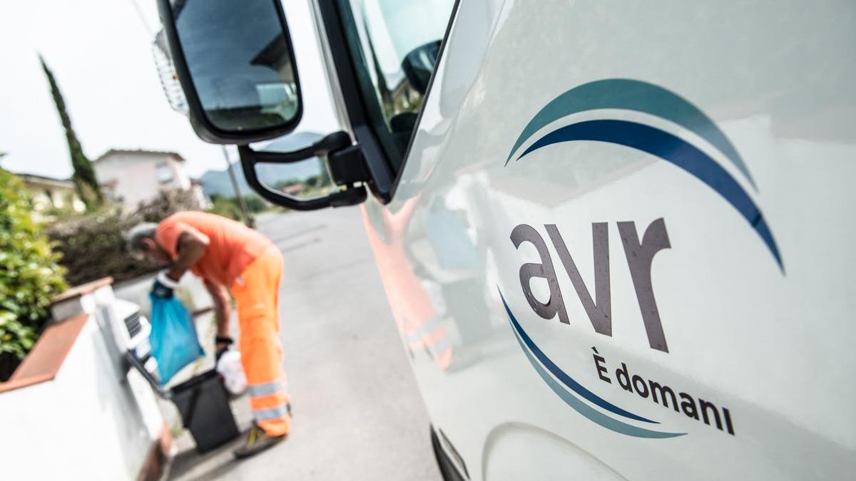Avr assume a Empoli laureati e geometri