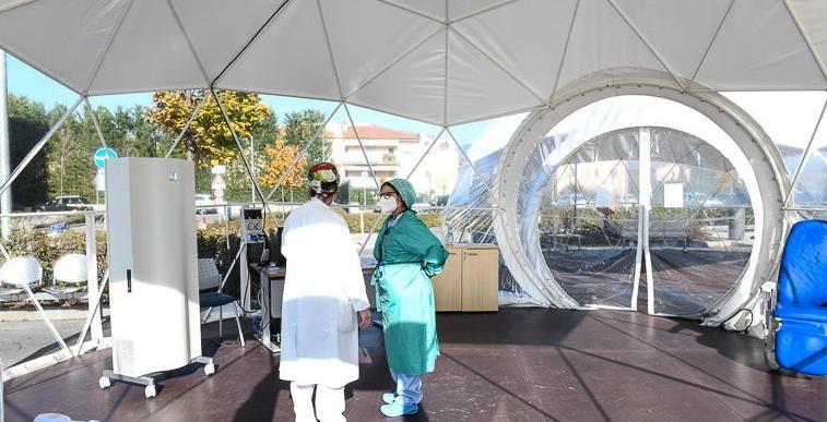 Covid, il giorno più nero: cinque vittime, solo nel comune di Lucca 121 contagi 