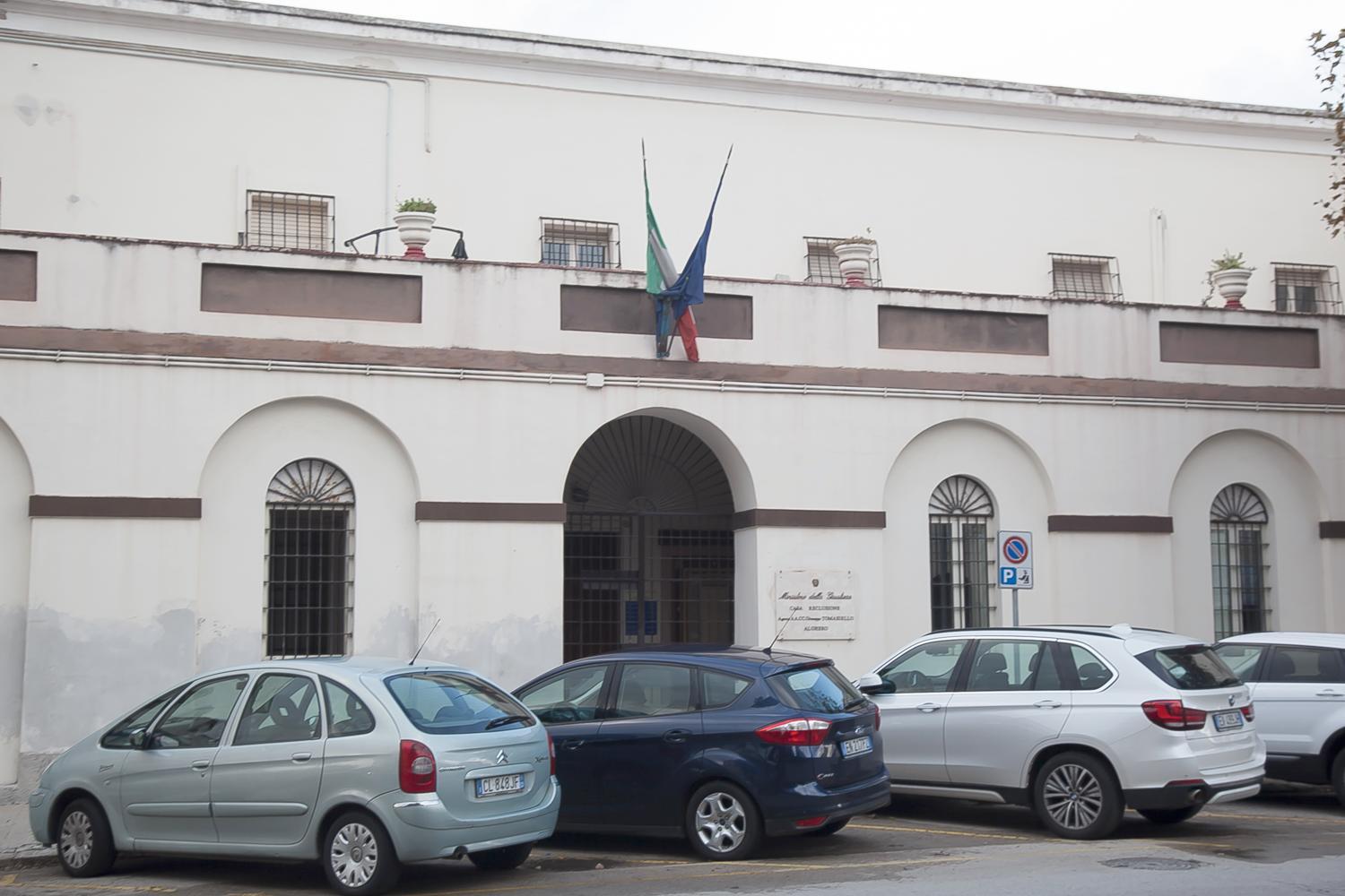Alghero, commemorati i 5 agenti penitenziari morti nel 1945 per impedire un'evasione di massa