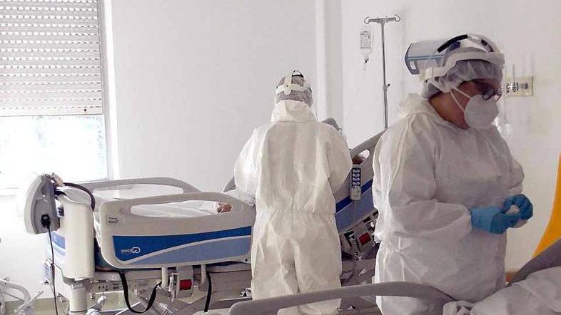 Cure intermedie Covid, attivati 17 nuovi letti. Ma in 24 ore sono stati tutti occupati