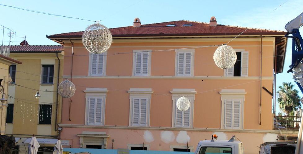 I commercianti: sì al Natale illuminato, dà speranza a tutti 