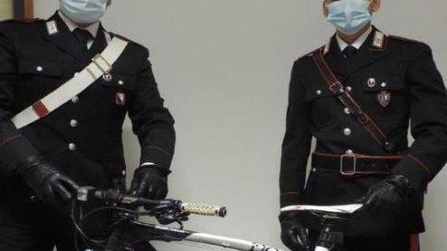 Bici da migliaia di euro ritrovata dai carabinieri dopo sei mesi dal furto