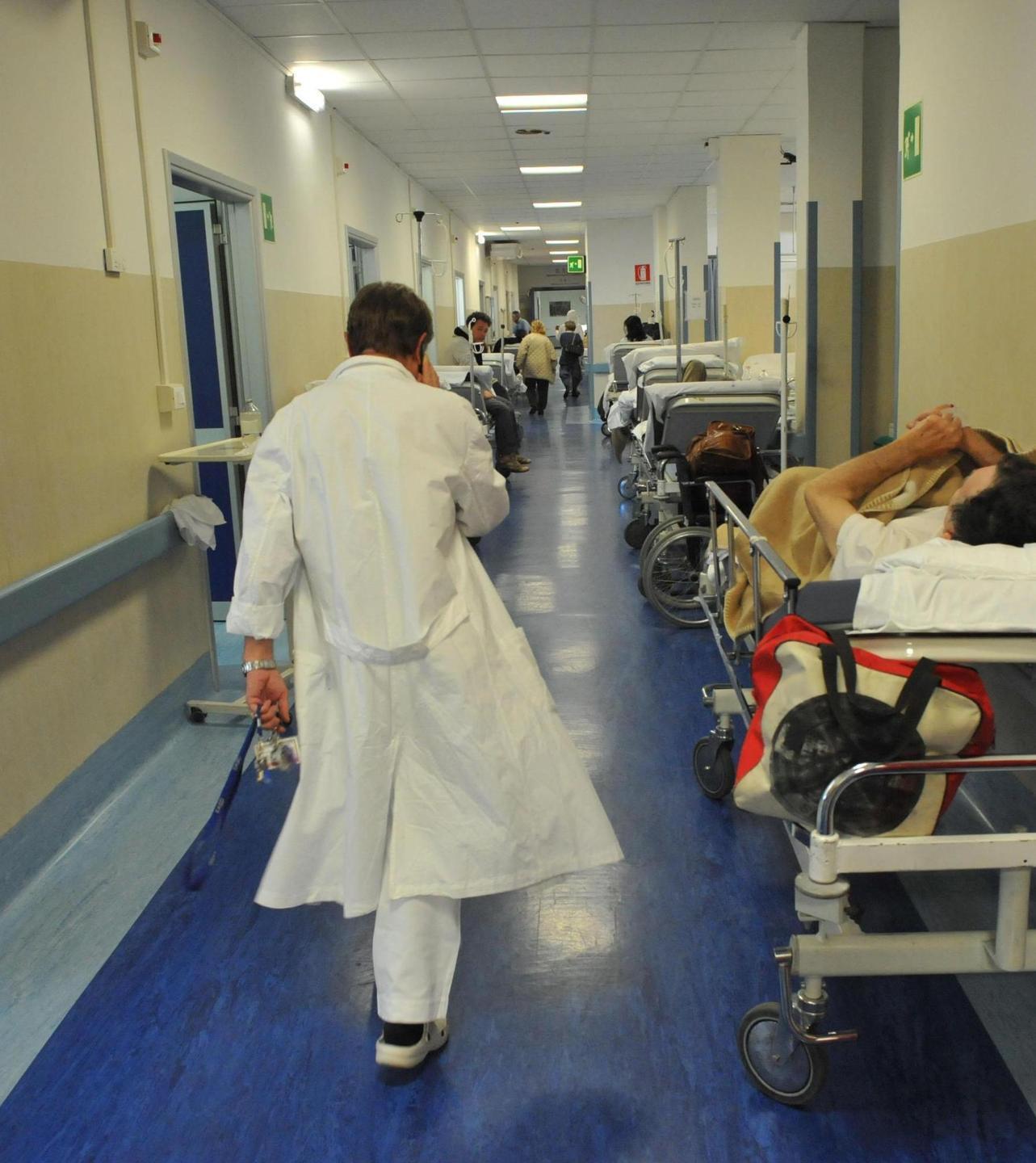 I primi 232 medici firmano il contratto e vanno subito in corsia 