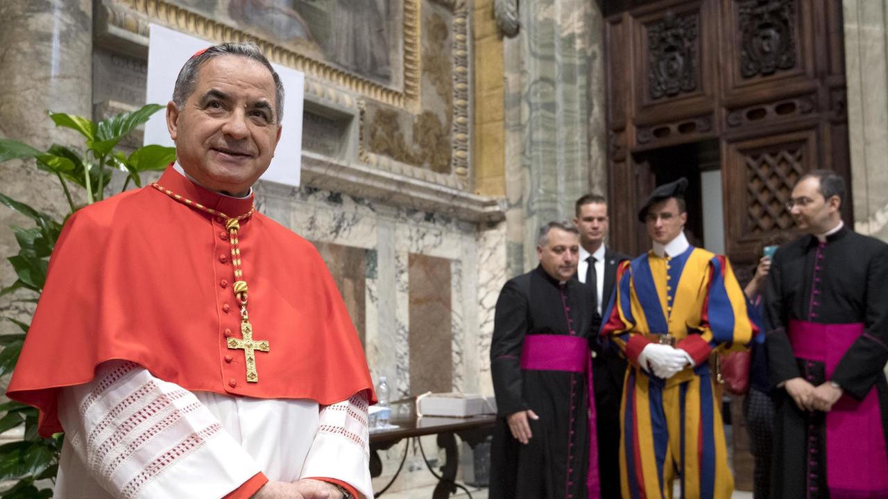 Inchiesta in Vaticano, Becciu al contrattacco: «Distrutta la mia immagine»