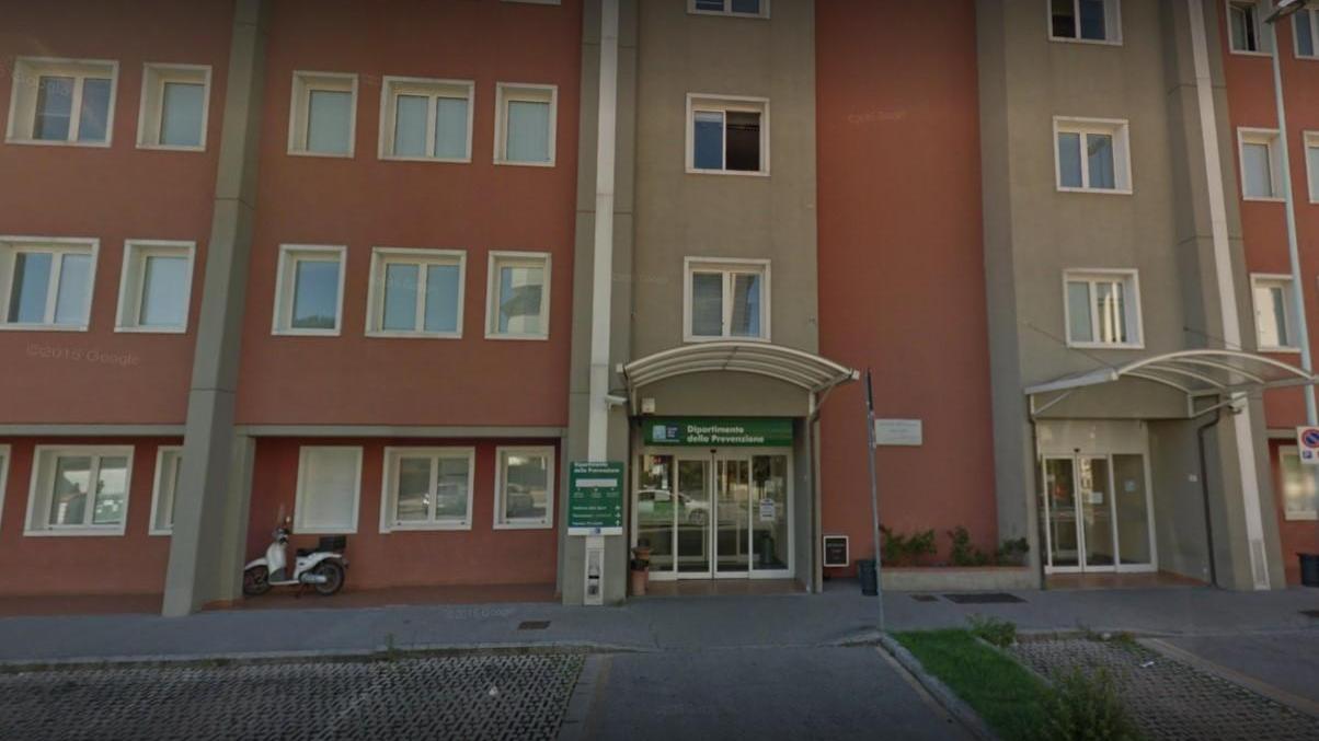 Il Dipartimento di prevenzione dell'Asl in via Lavarone