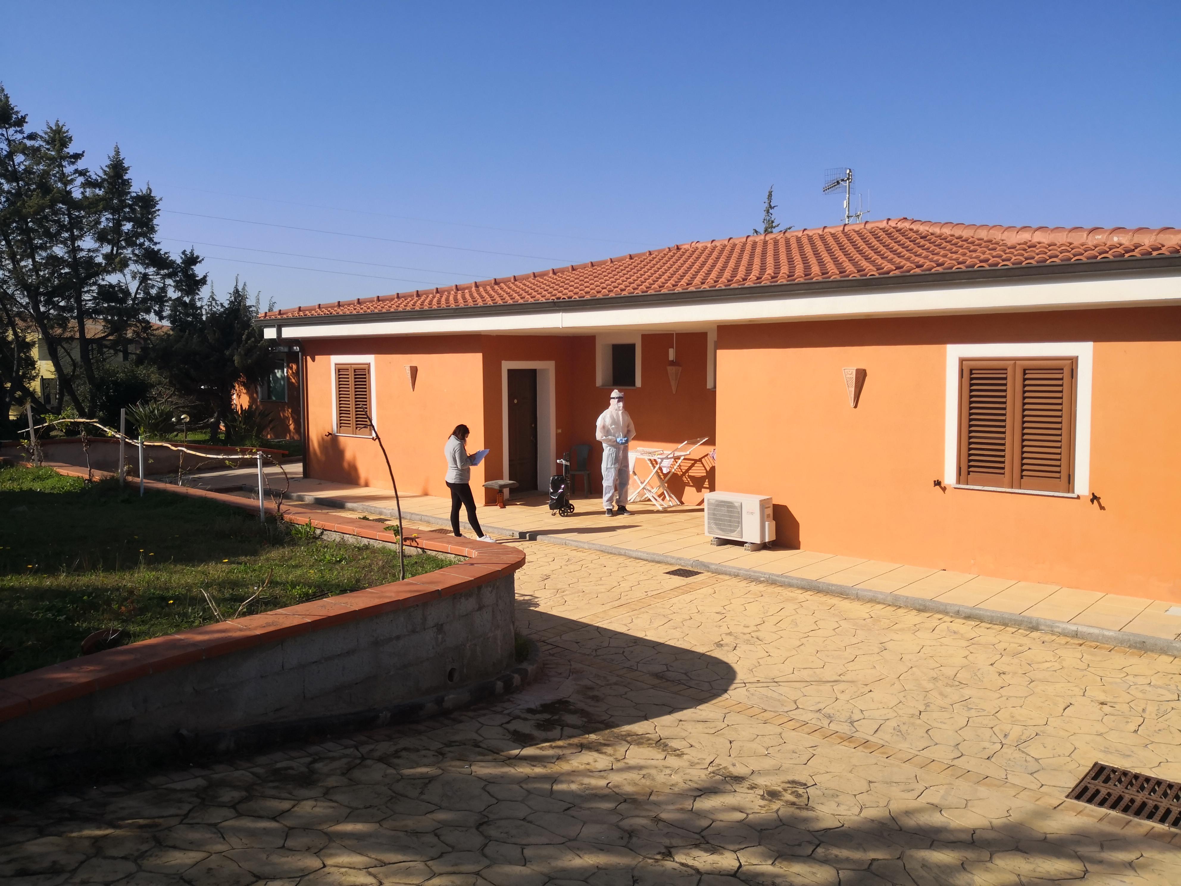 L'ingresso del Montiruju  a Santa Maria Coghinas, unico hotel Covid insieme al Mistral di Oristano in funzione