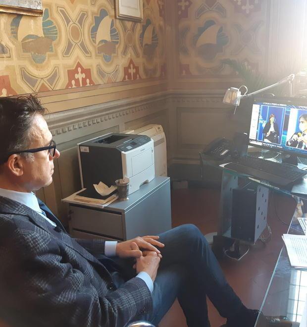 Conti al ministro: ai Comuni i soldi del Recovery Fund 