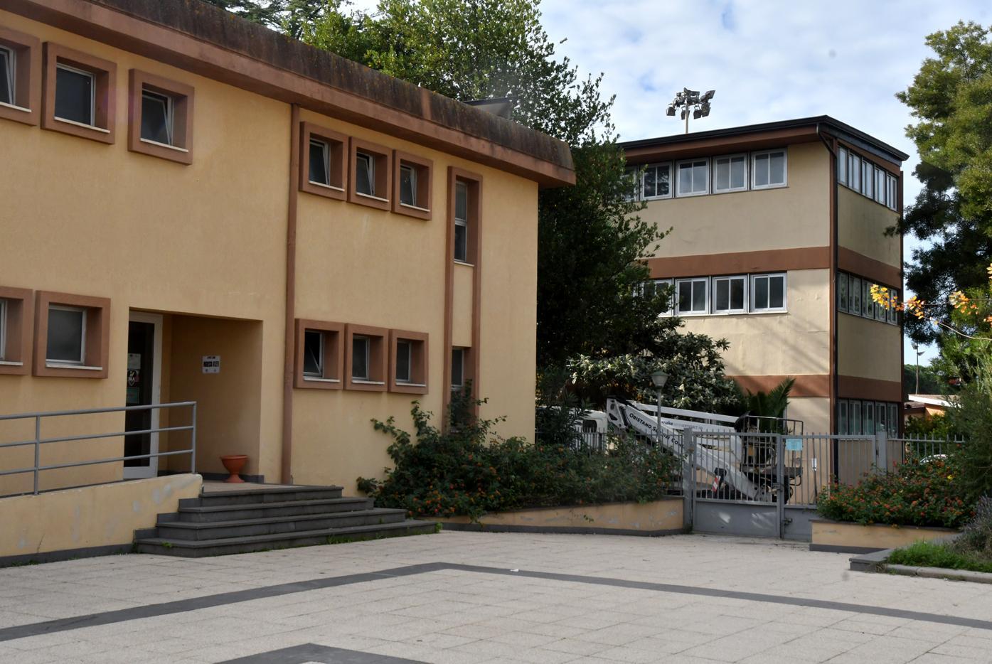 «Non avvicinatevi alla scuola media» 