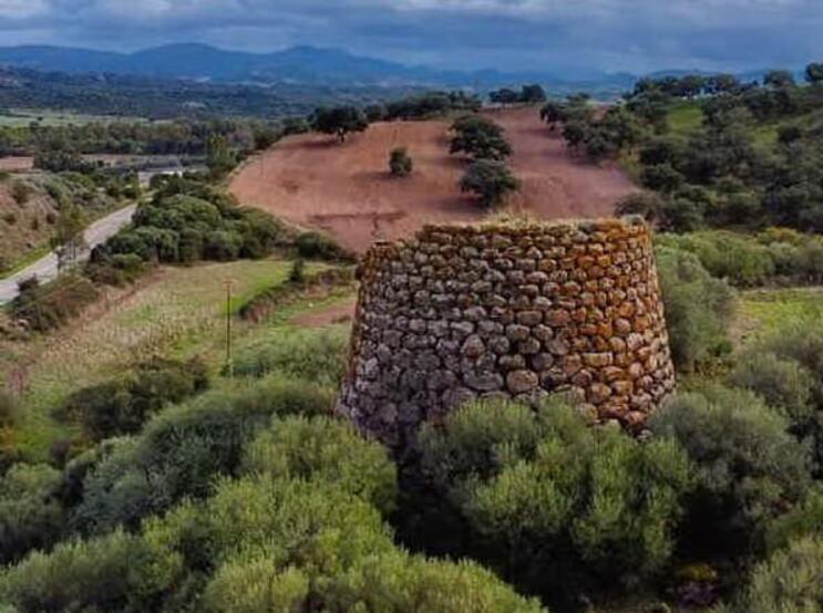 Illorai, pioggia di euro per il nuraghe Luche 