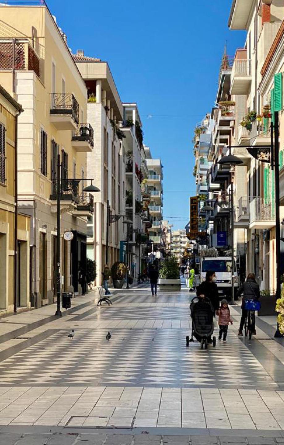 [EMPTYTAG]Trattativa per salvare il Natale Regioni al tavolo con il governo 