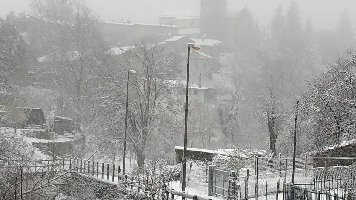 Primi fiocchi di neve sulla nostra montagna