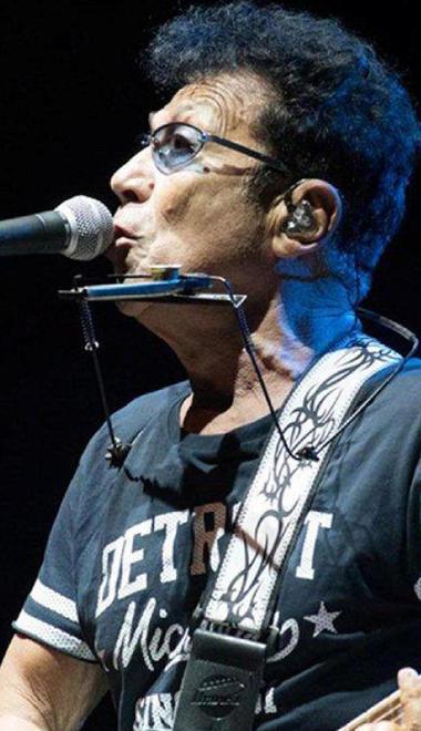 Bennato, passato da rivisitare «Suono me stesso, con gioia»