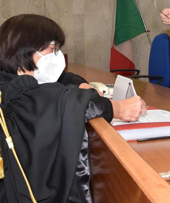 Amicizia al di là del ruolo: il grazie dell’avvocato per le parole del procuratore