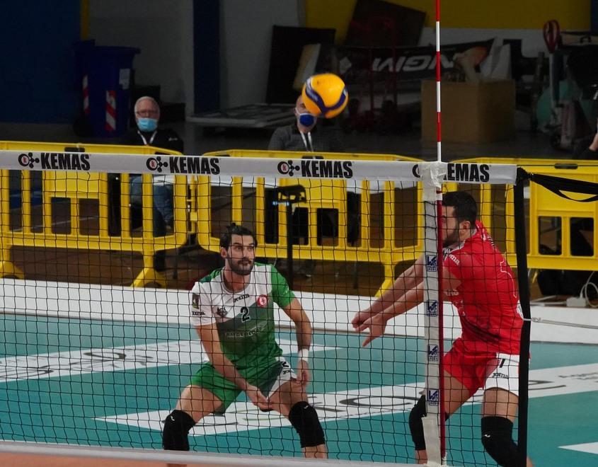 Marcia senza ostacoli per la Kemas: i Lupi battono 3-1 il Cantù e sono ancora primi 