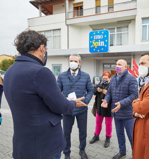 La Cgil contro Eurospin «Dipendenti a rischio» L’azienda: «Non è vero»