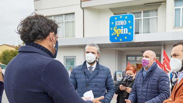 La Cgil contro Eurospin «Dipendenti a rischio» L’azienda: «Non è vero»