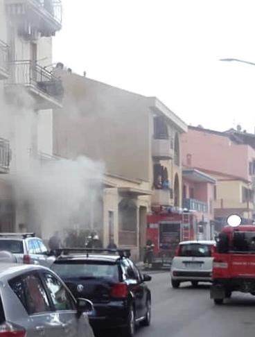  Fiamme nell’officina di mezzi agricoli 