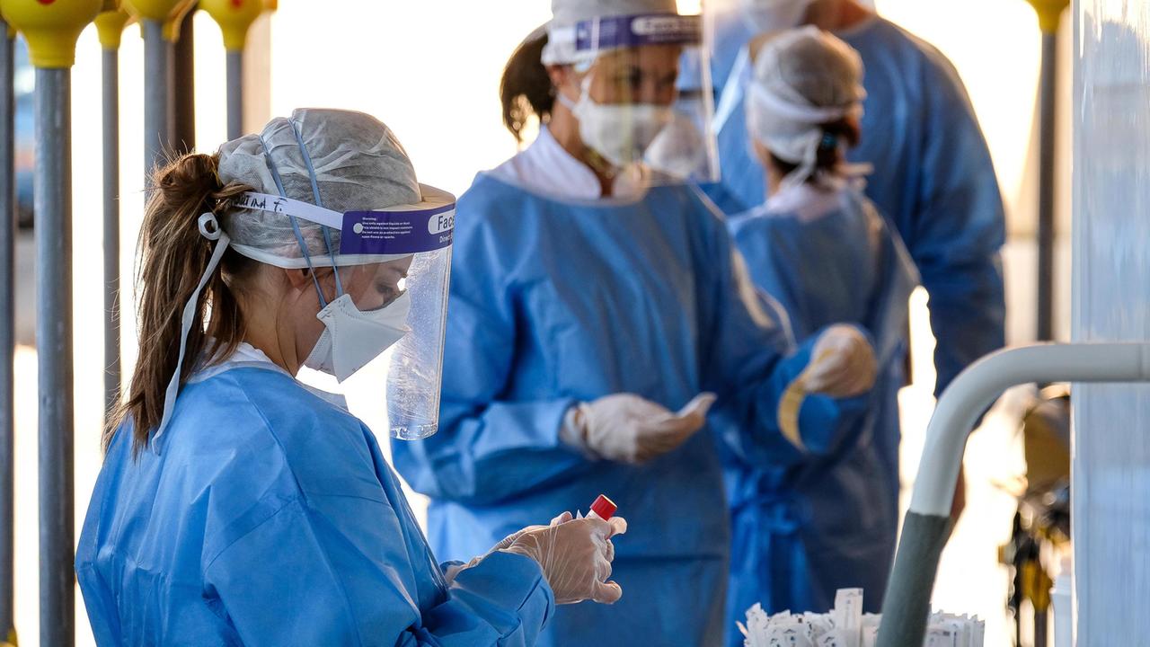 Coronavirus in Toscana, l'analisi dell'ultimo report: i dati che migliorano e quelli che ancora ci "condannano"