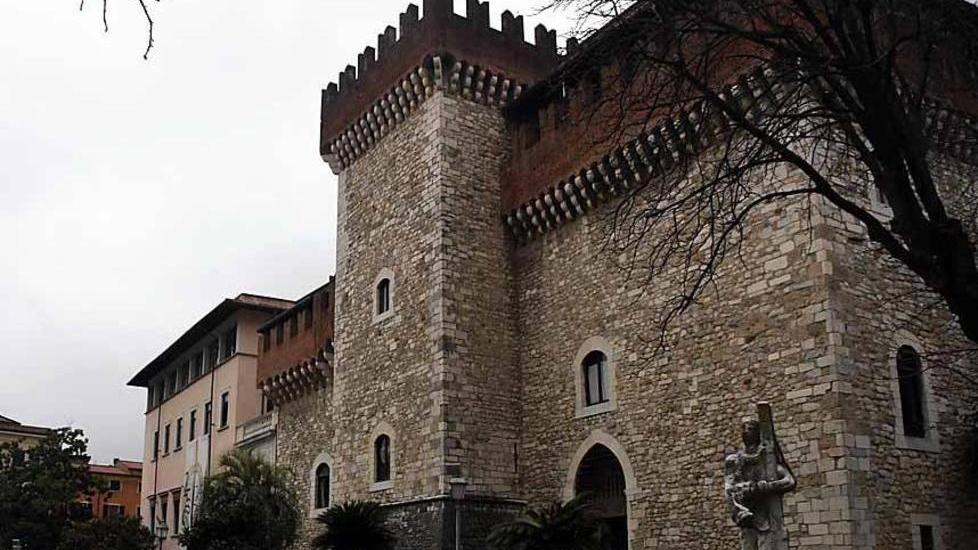 Bufera sull’Accademia di Belle Arti di Carrara, sequela di “no comment”