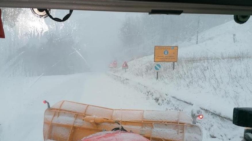 Ecco la prima neve sui passi della Garfagnana