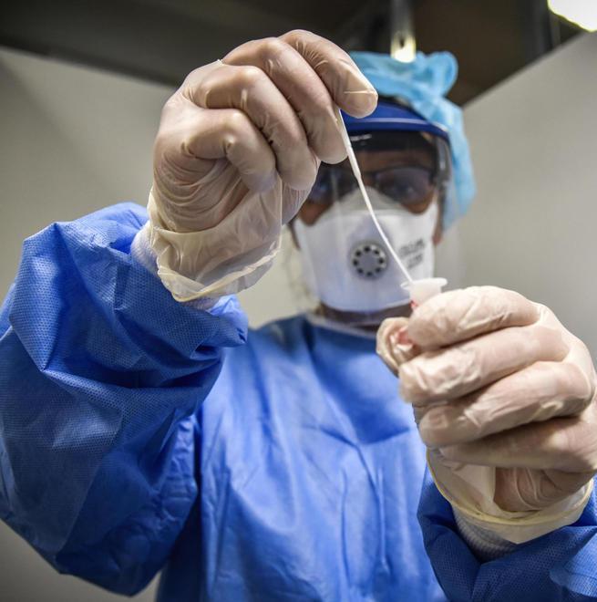 Per medici e pediatri ora in distribuzione anche i tamponi rapidi