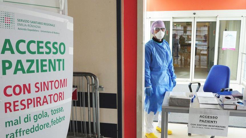 Modena «Al Pronto soccorso 50 ambulanze al giorno E vediamo tanti 40enni»