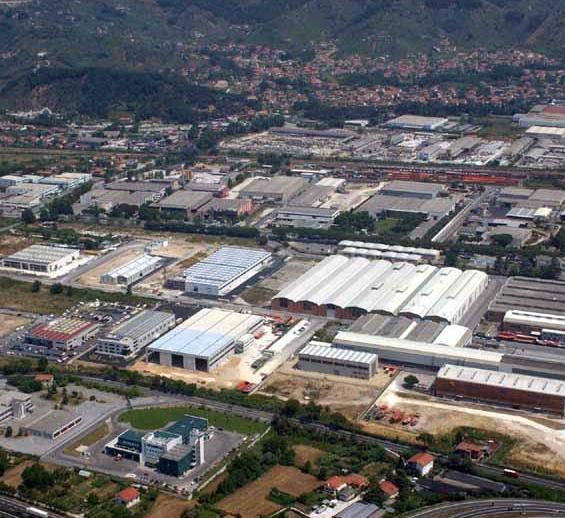 Zona industriale apuana, nella falda ancora 35 agenti inquinanti: lo studio