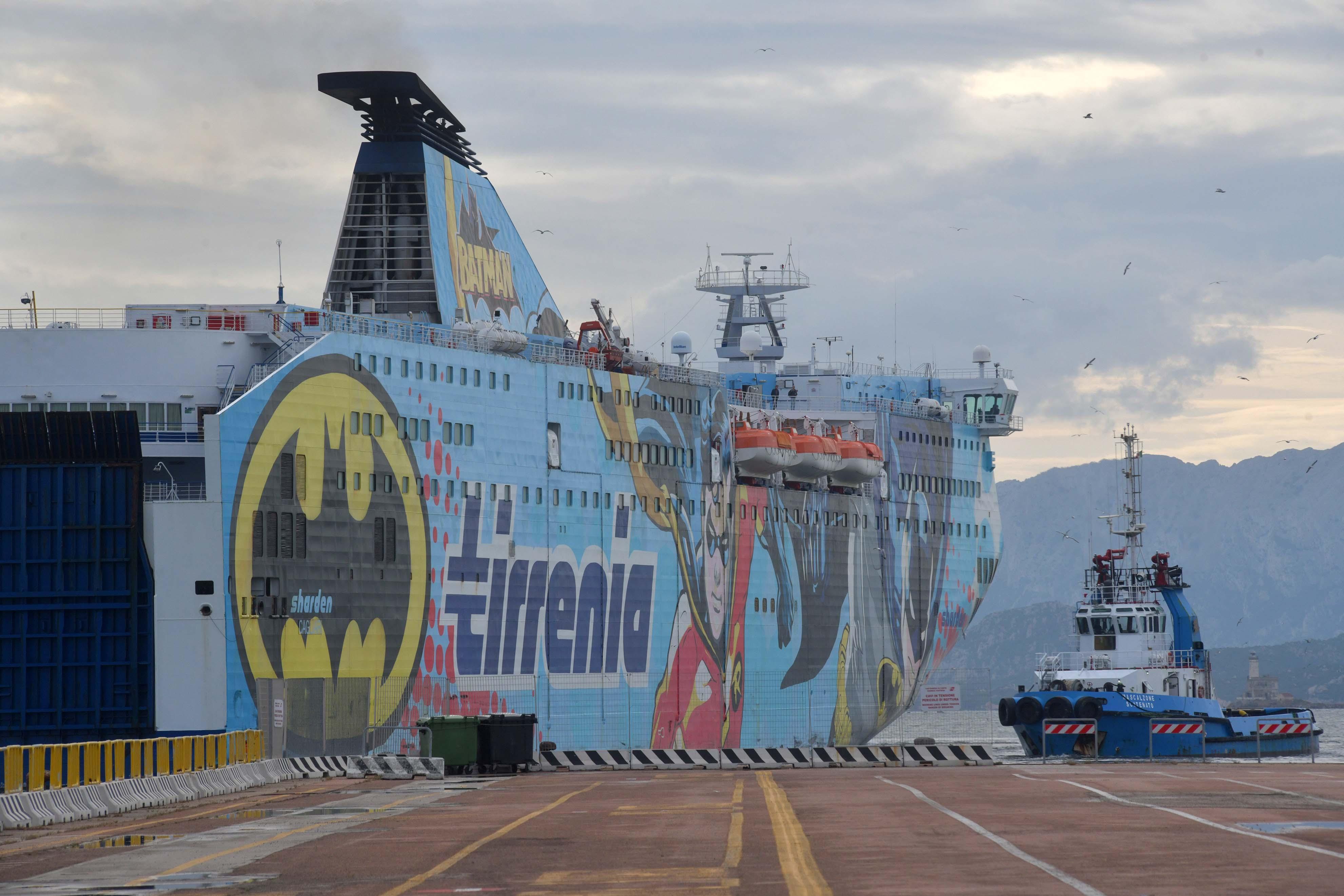 Annuncio choc della Tirrenia: stop alla Olbia-Genova e alle tratte per Cagliari