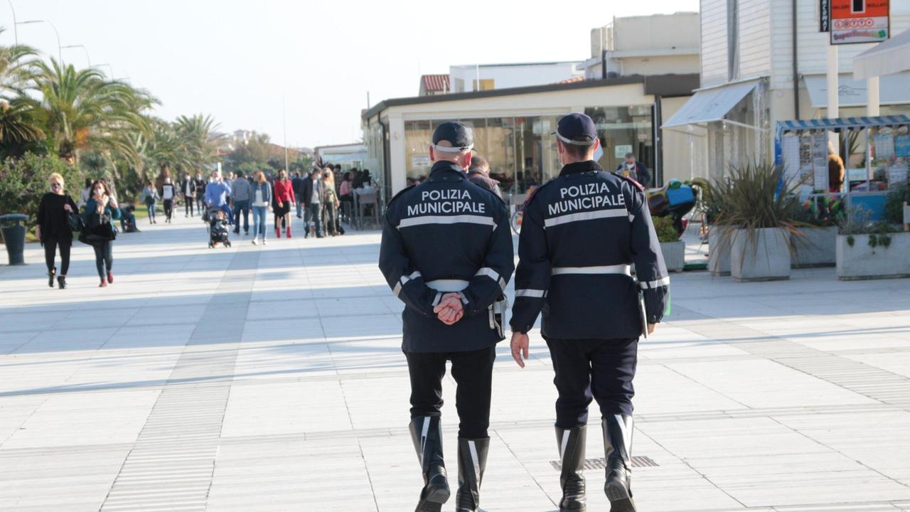 Accusa i vigili di averlo picchiato: a processo
