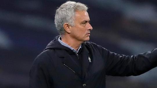 Mou, che soddisfazione Mata Guardiola ed è in testa