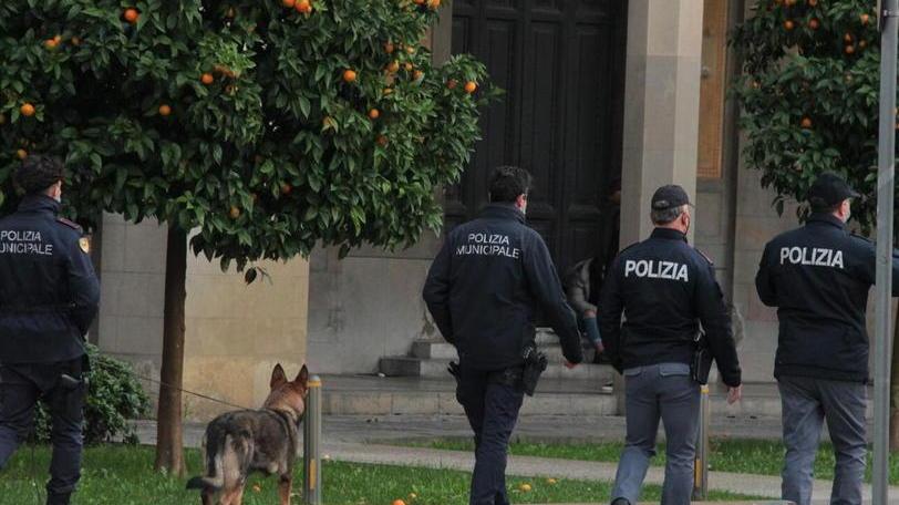 In zona Stazione operazioni congiunte tra forze di polizia con le unità cinofile