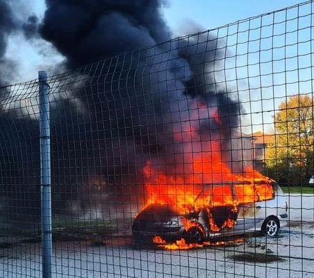 Esplode minivan abbandonato Paura e danni a Montespertoli 