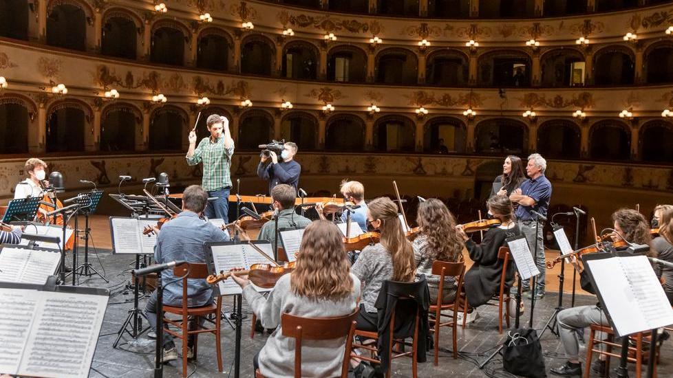«Bello vedere teatri aperti» Baricco saluta Ferrara ringraziando il Comunale