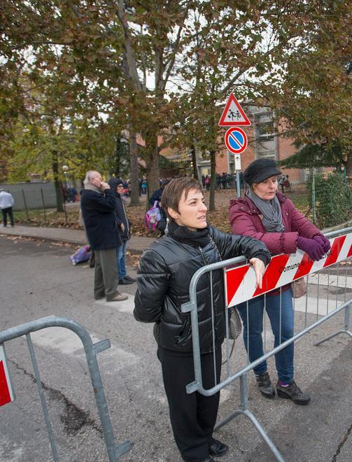 Via Simonazzi, stop alle automobili negli orari di scuola